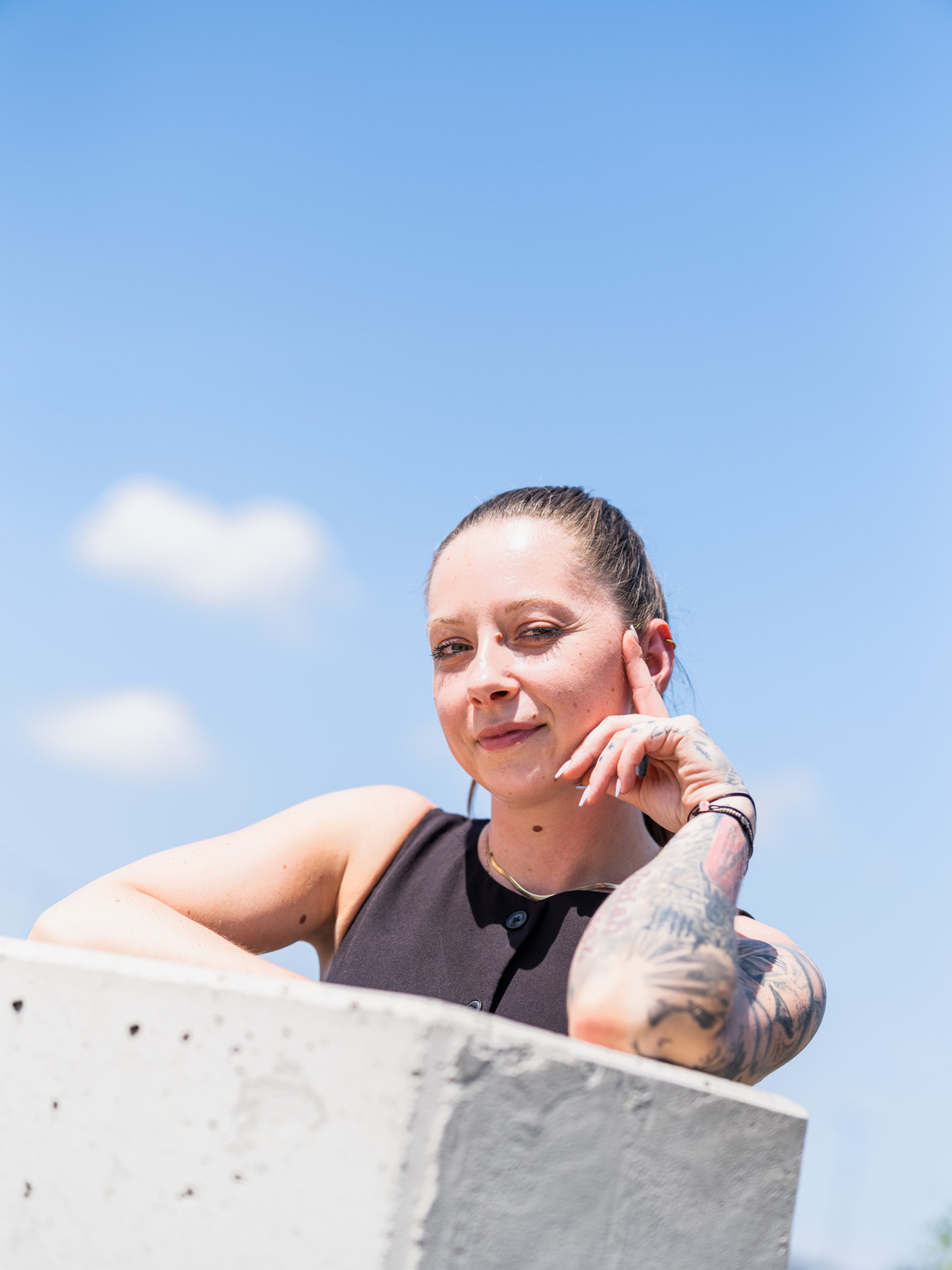 Porträt von Antonia Pentavec unter freiem Himmel